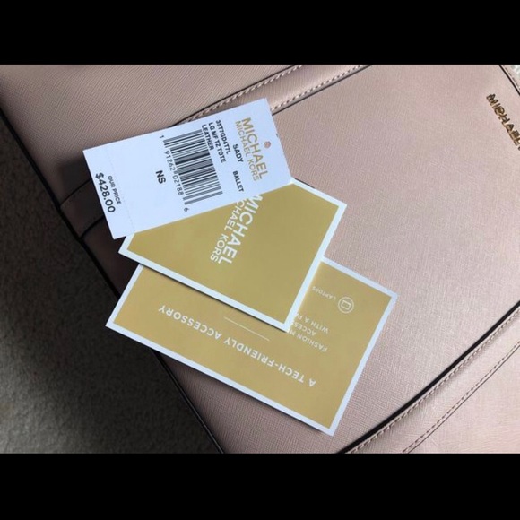 Michael Kors Large Tote - Picture 4 of 4